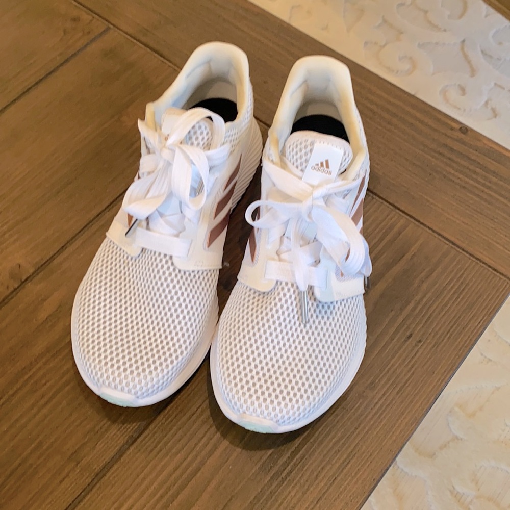 Adidas bounce sneakers